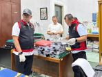 kejari-binjai-saat-menggeledah-kantor-dinas-putr-binjai-foto-dok-kejari-binjai-1759920148157_169